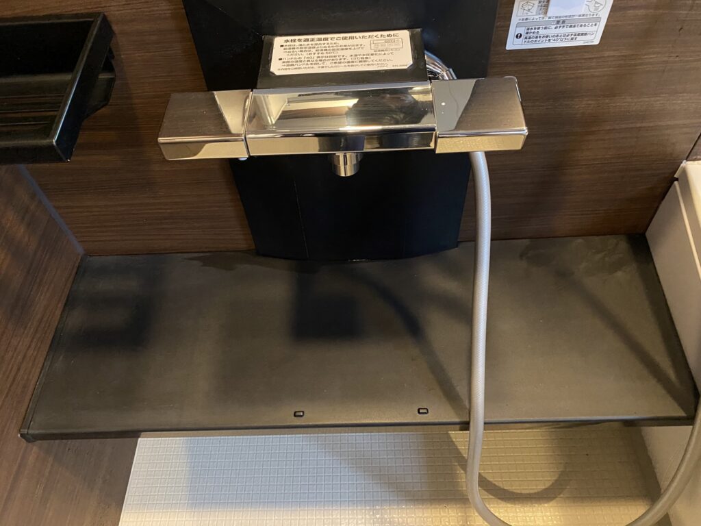 浴室のメッキ水栓(清掃後)
