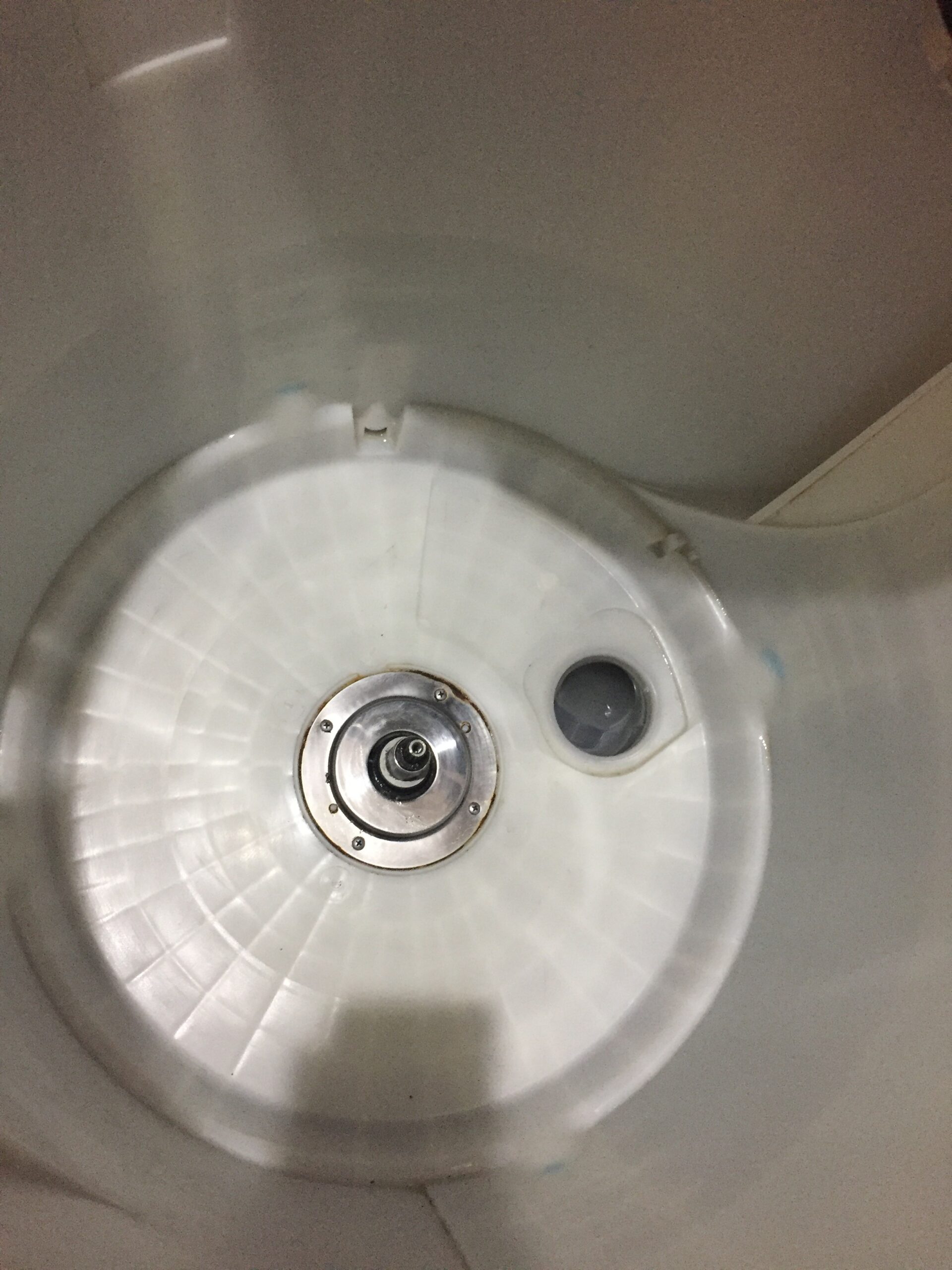 清掃後の内部を近くから。