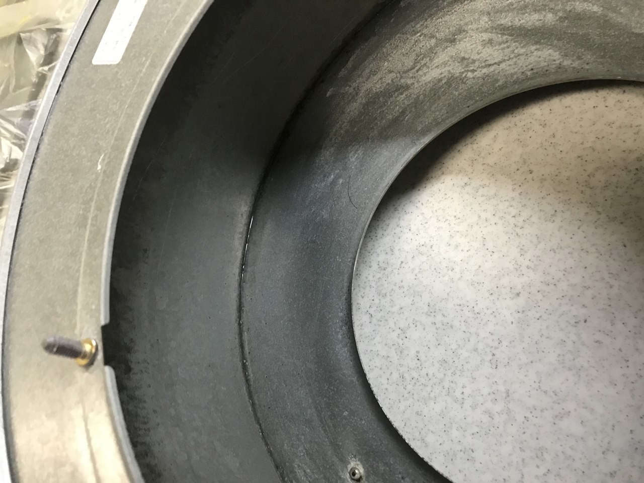 汚れの付いていた内側も、この通りです♪