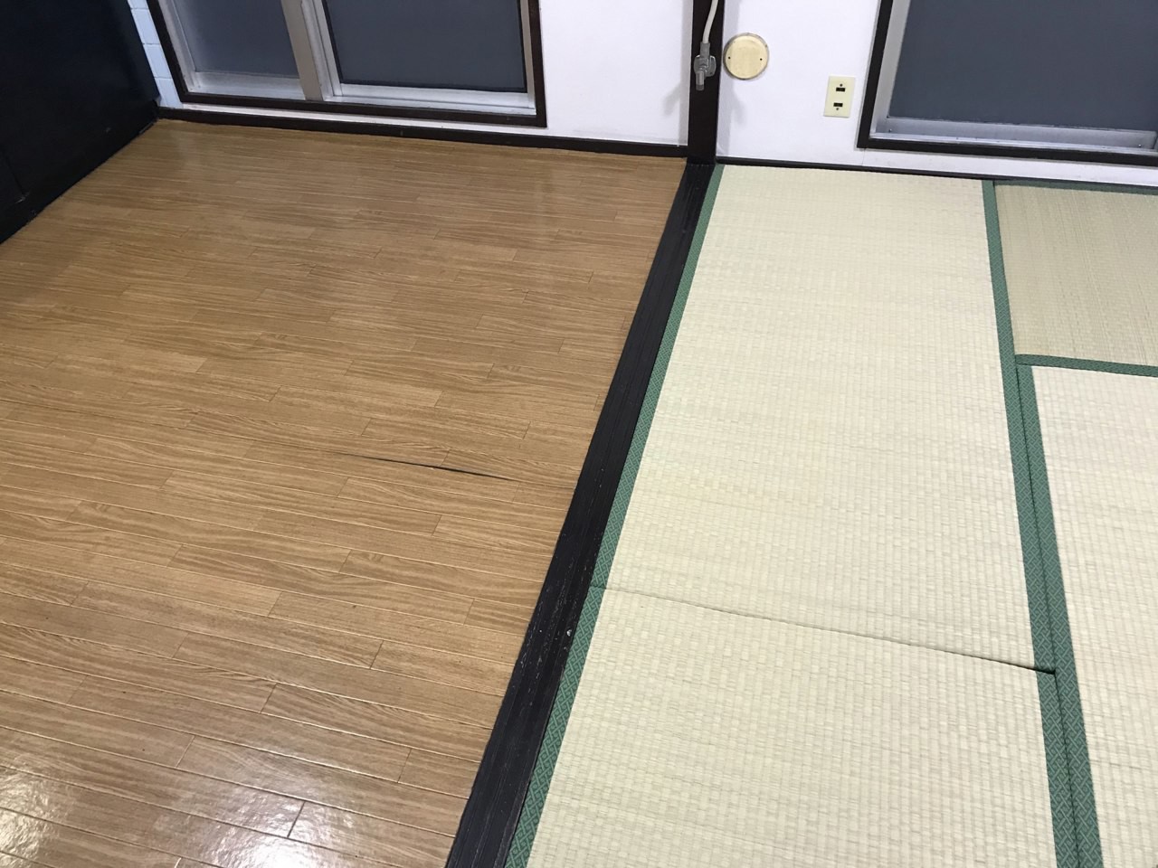 フローリングと和室の境目。
