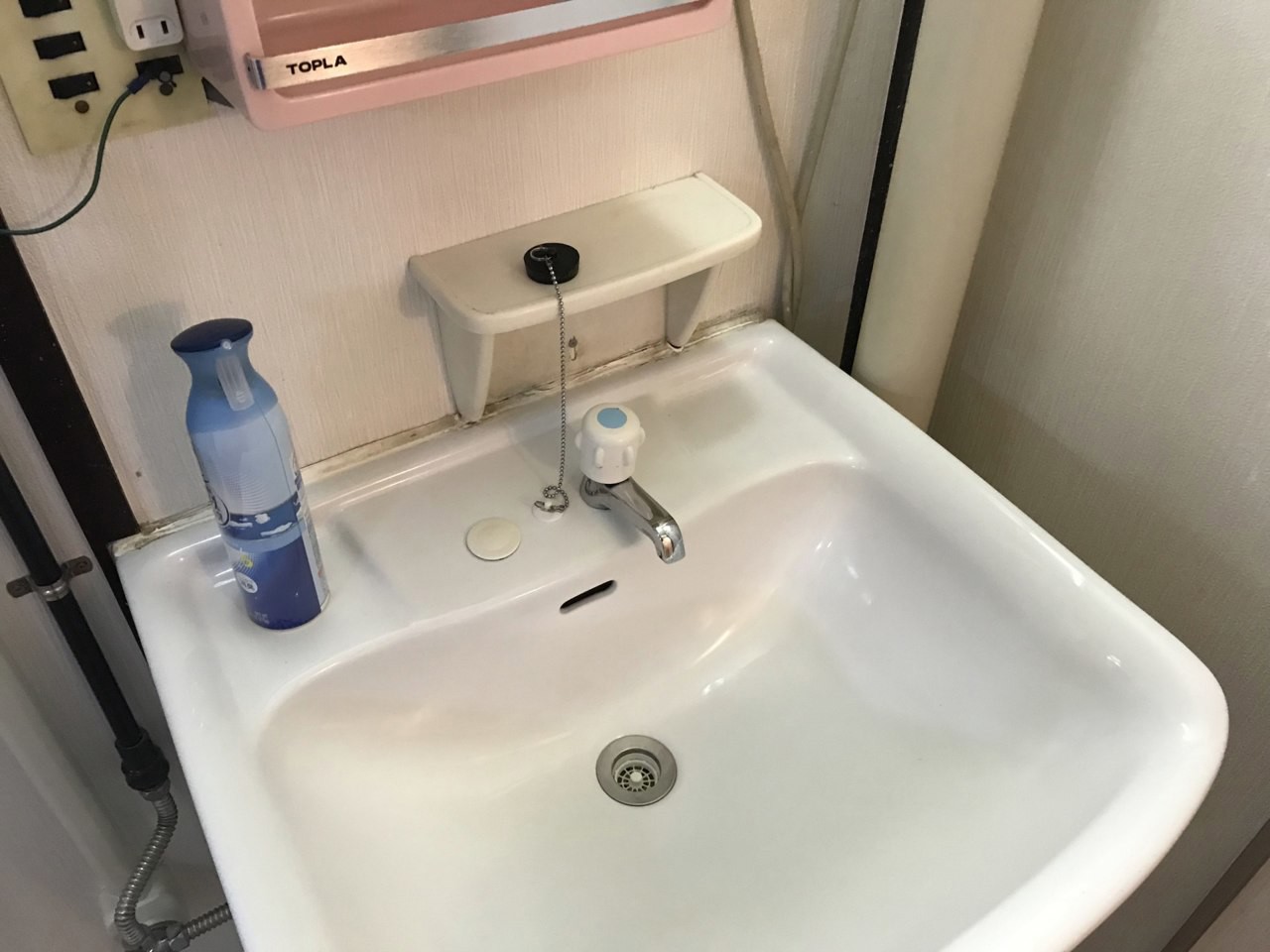 洗面台まわり。